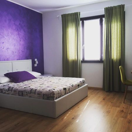 Il Gatto Stanco B&B Арона Екстериор снимка