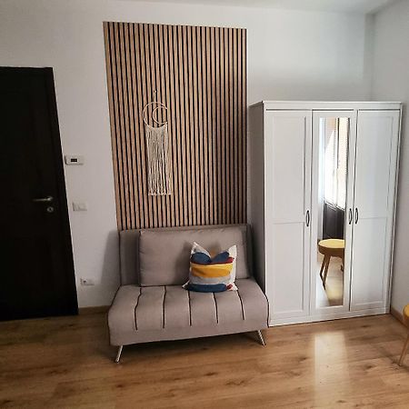 Il Gatto Stanco B&B Арона Екстериор снимка