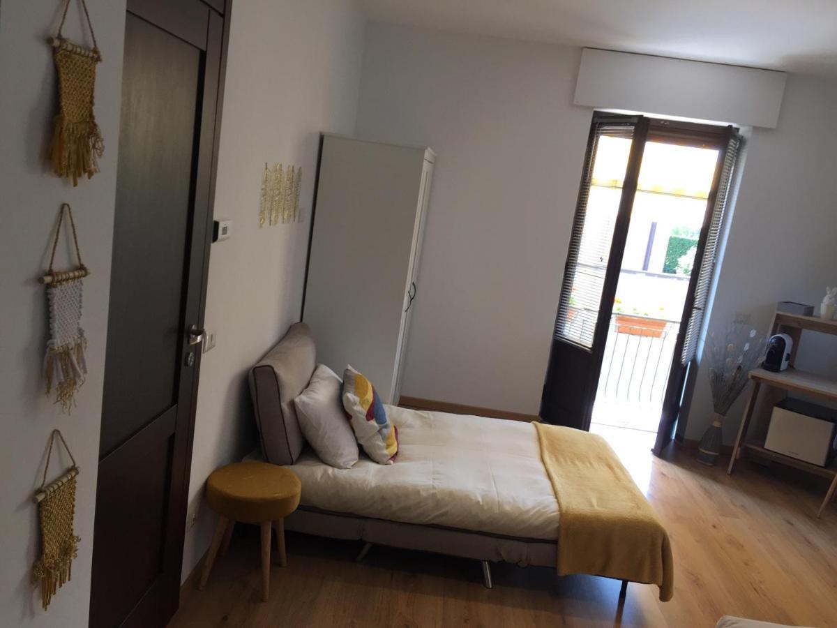 Il Gatto Stanco B&B Арона Екстериор снимка