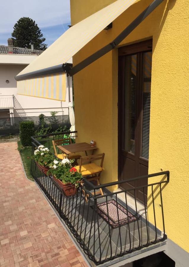 Il Gatto Stanco B&B Арона Екстериор снимка