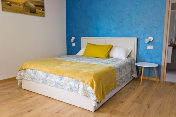 Il Gatto Stanco B&B Арона Екстериор снимка
