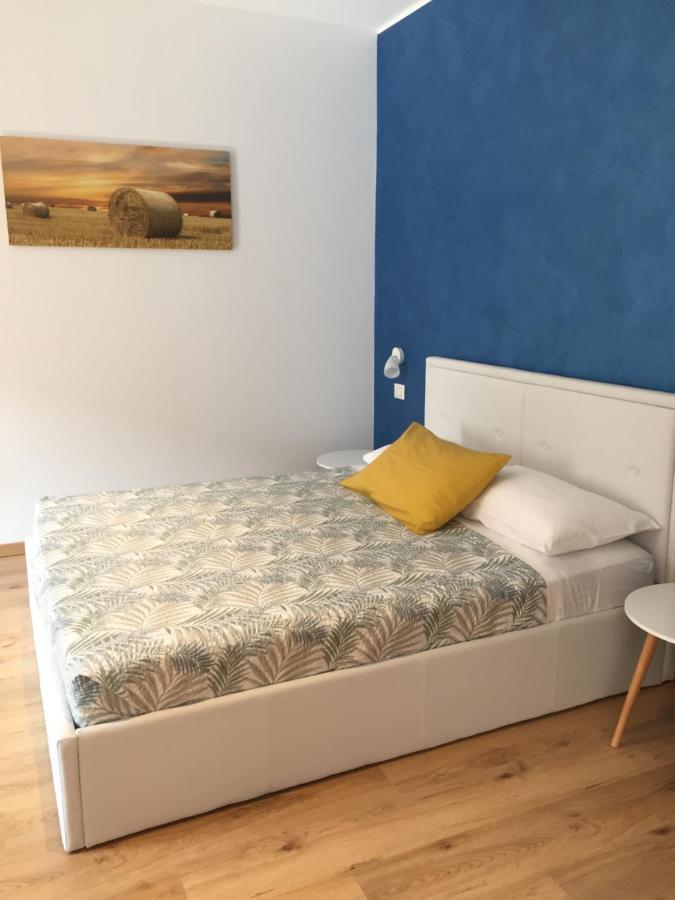 Il Gatto Stanco B&B Арона Екстериор снимка